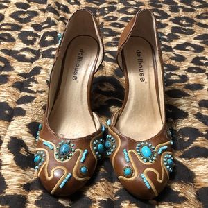 Dollhouse brand Brown and Turquoise heels. Size 7 1/2 and 4 inch heels.